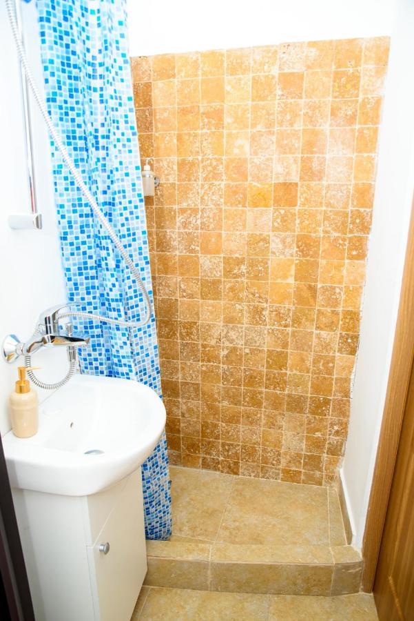 Bistro Centru Vechi Craiova Hotel Екстериор снимка