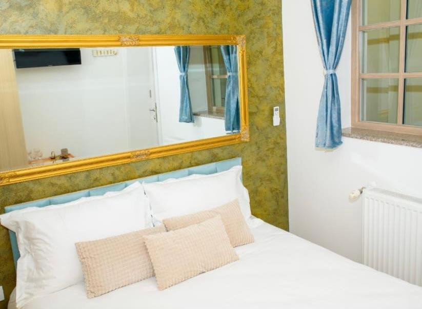 Bistro Centru Vechi Craiova Hotel Екстериор снимка