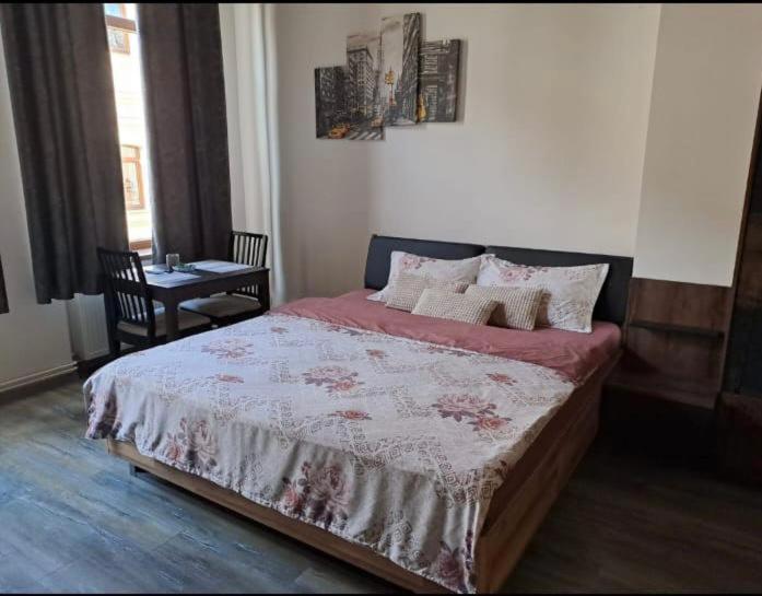 Bistro Centru Vechi Craiova Hotel Екстериор снимка